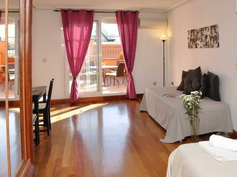 Gran Via Sol Apartamentos Madryt Zewnętrze zdjęcie