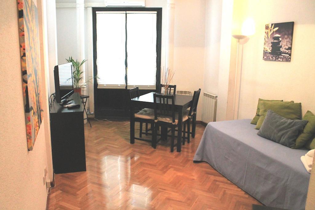 Gran Via Sol Apartamentos Madryt Pokój zdjęcie
